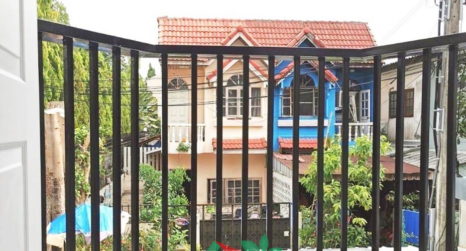 Reihenhaus zum Kauf mit 3 Zimmer in Khlong Sam Wa, Bangkok