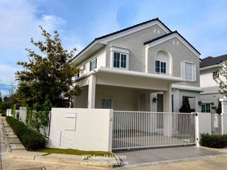 Casa en alquiler de 3 habitaciones en Bang Phli, Samut Prakan