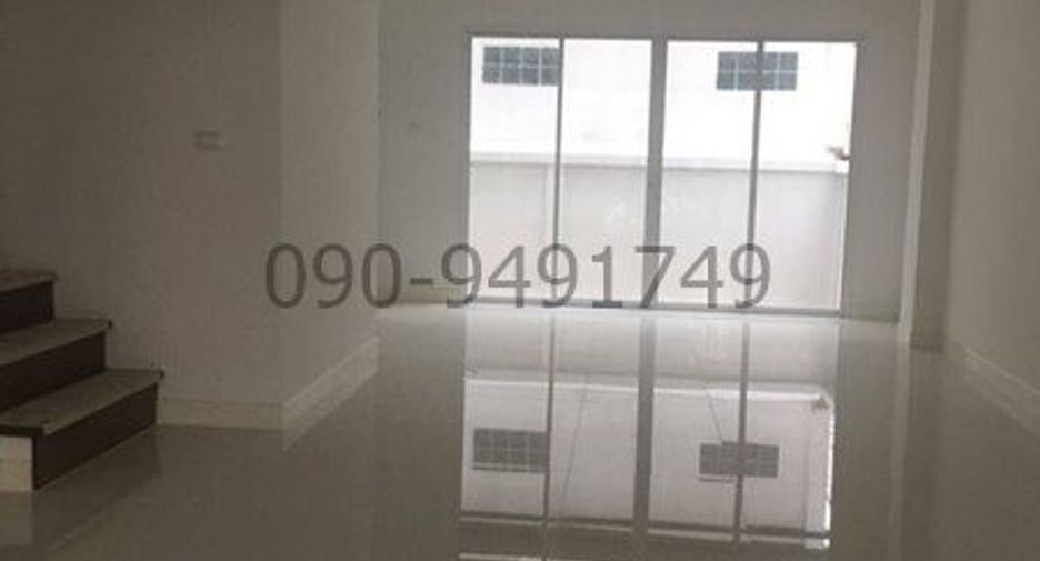 For rent and for sale 3 bedrooms townhouse in Lat Phrao, Bangkok