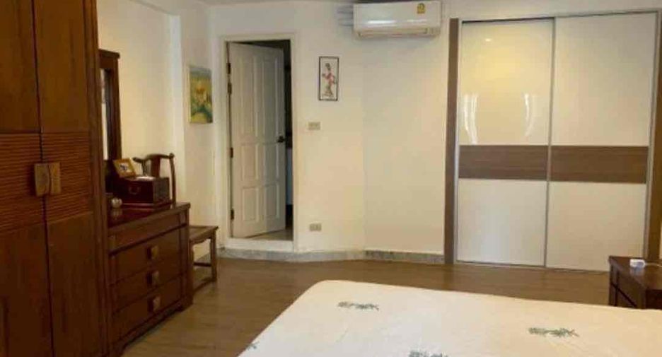 For sale 2 bedrooms condo in Khlong Toei, Bangkok