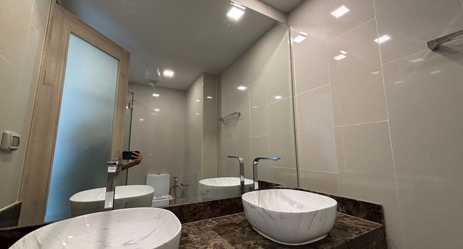 For sale 2 ベッドルーム condo in Bang Lamung, Chonburi