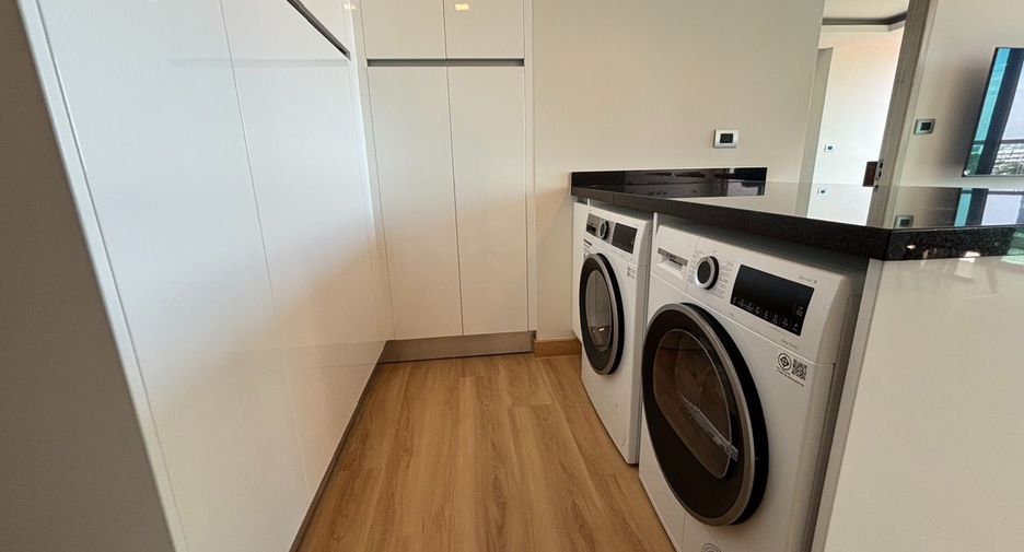 For sale 2 ベッドルーム condo in Bang Lamung, Chonburi