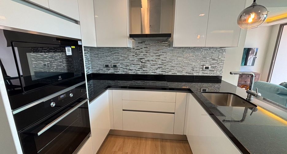 For sale 2 ベッドルーム condo in Bang Lamung, Chonburi