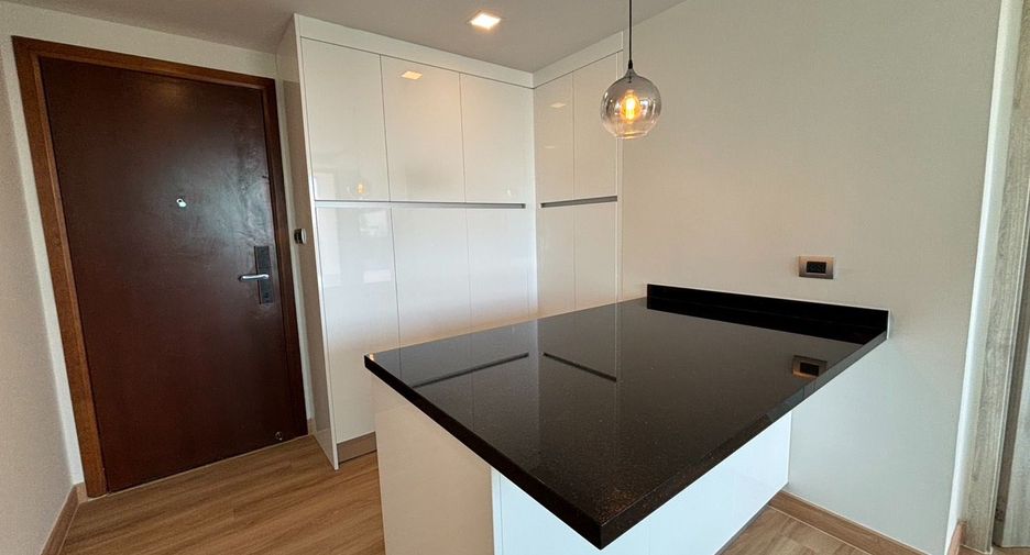 For sale 2 ベッドルーム condo in Bang Lamung, Chonburi