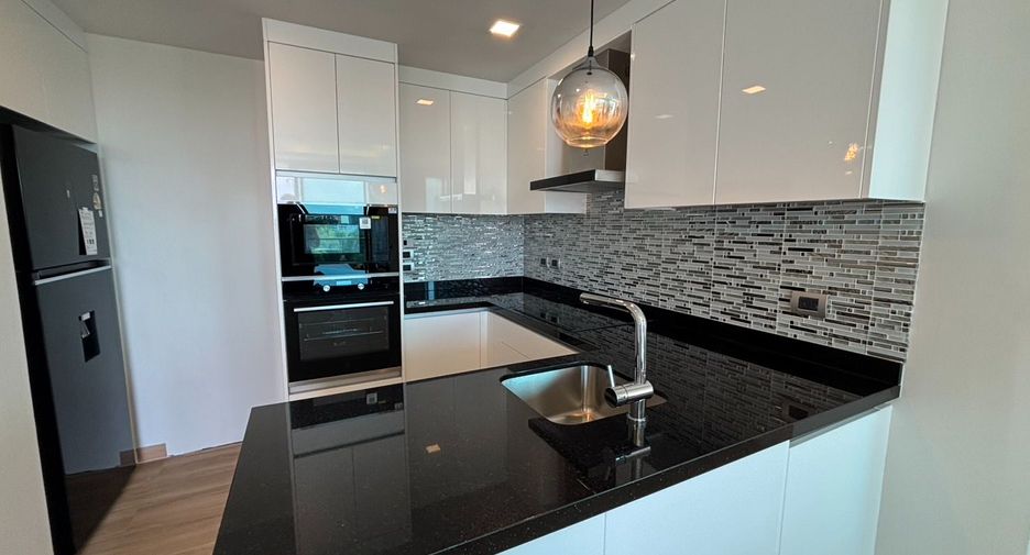 For sale 2 ベッドルーム condo in Bang Lamung, Chonburi