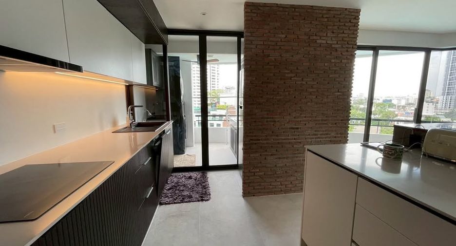 For rent 3 bedrooms condo in Watthana, Bangkok