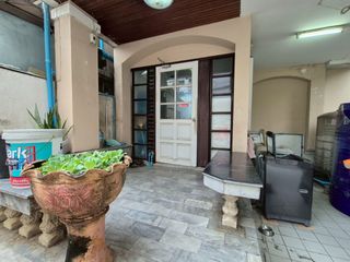 For sale 17 bed serviced apartment in Huai Khwang, Bangkok