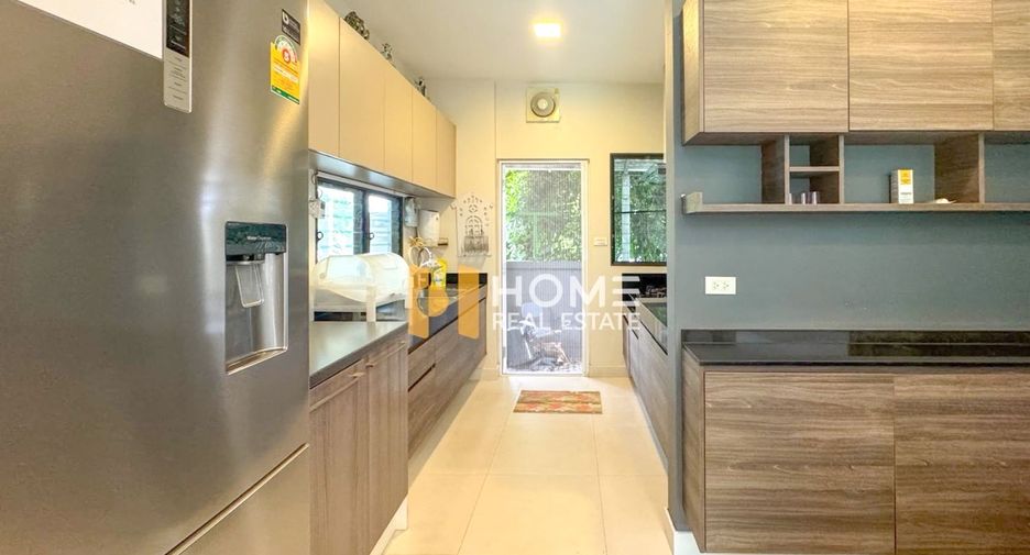 For sale 4 bedrooms house in Prawet, Bangkok