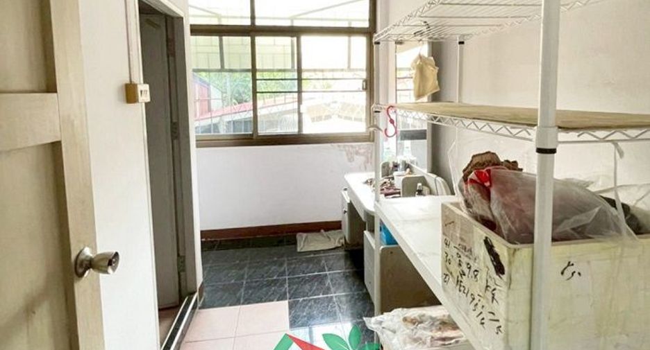For rent そして for sale 3 ベッドルーム retail Space in Bang Kruai, Nonthaburi