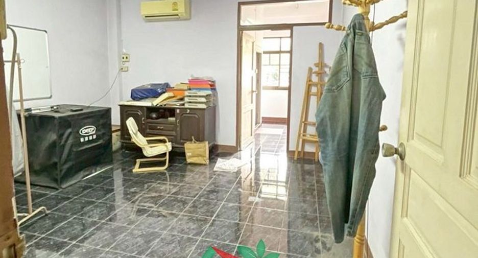 For rent そして for sale 3 ベッドルーム retail Space in Bang Kruai, Nonthaburi