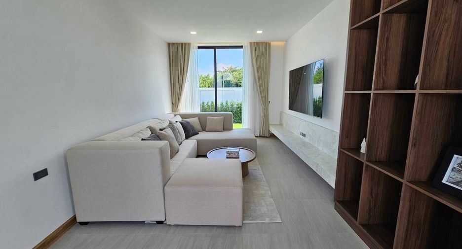 Villa en alquiler y en venta de 3 habitaciones en Bang Lamung, Chonburi