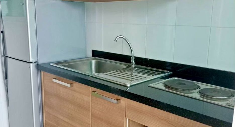 Condo en alquiler de 1 habitaciones en Si Racha, Chonburi