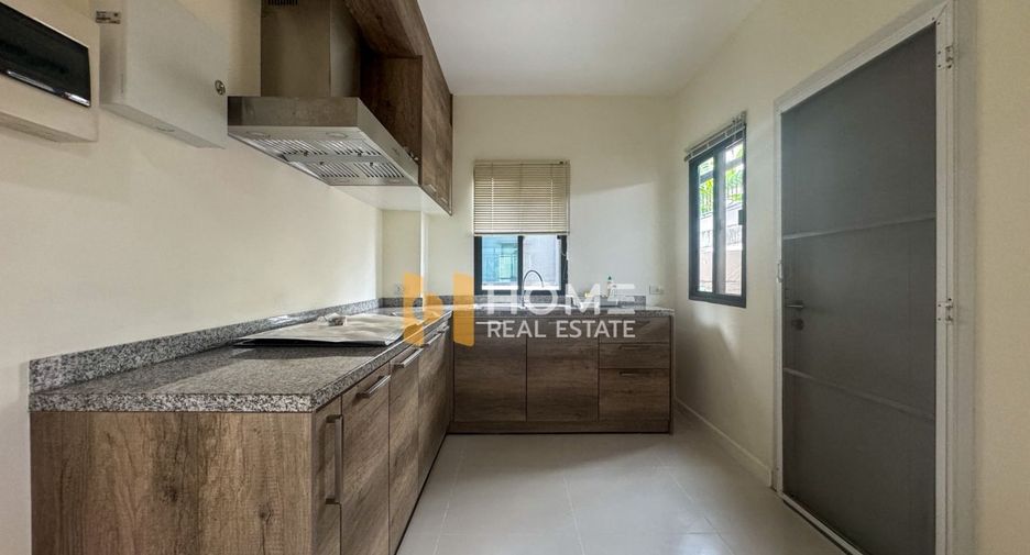 For sale 3 bedrooms house in Prawet, Bangkok