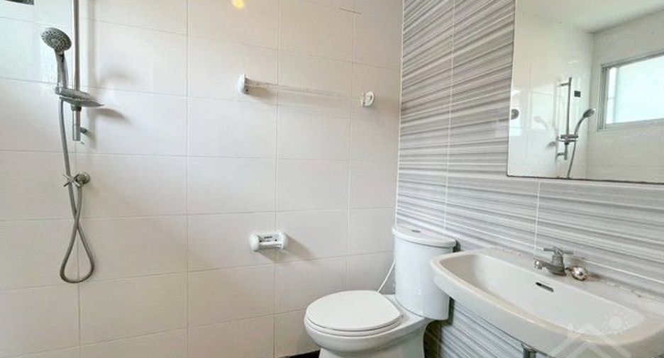 For sale 4 bedrooms house in Mueang Chon Buri, Chonburi