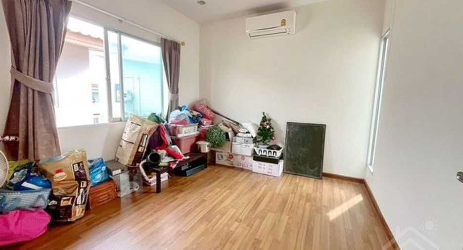 For sale 4 bedrooms house in Mueang Chon Buri, Chonburi