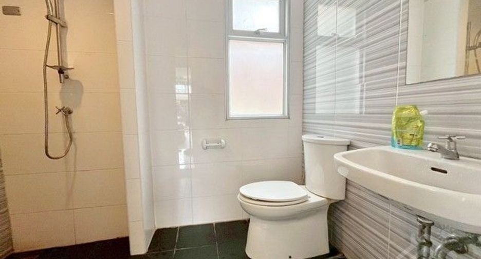 For sale 4 bedrooms house in Mueang Chon Buri, Chonburi