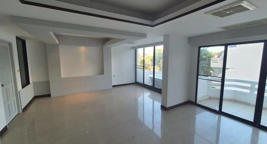For sale 8 bedrooms retail Space in Bang Lamung, Chonburi