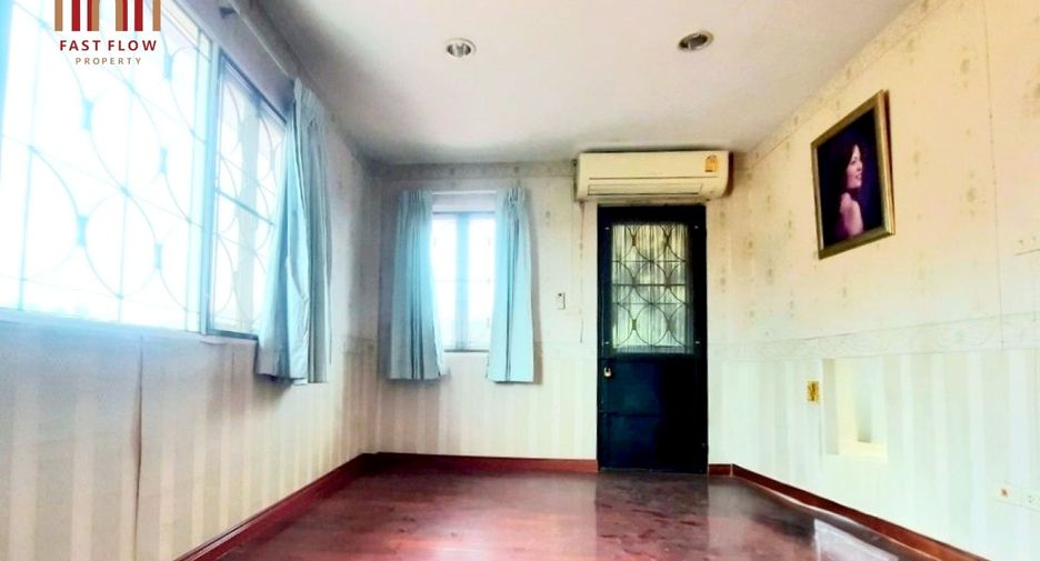 Casa en venta de 3 habitaciones en Phutthamonthon, Nakhon Pathom