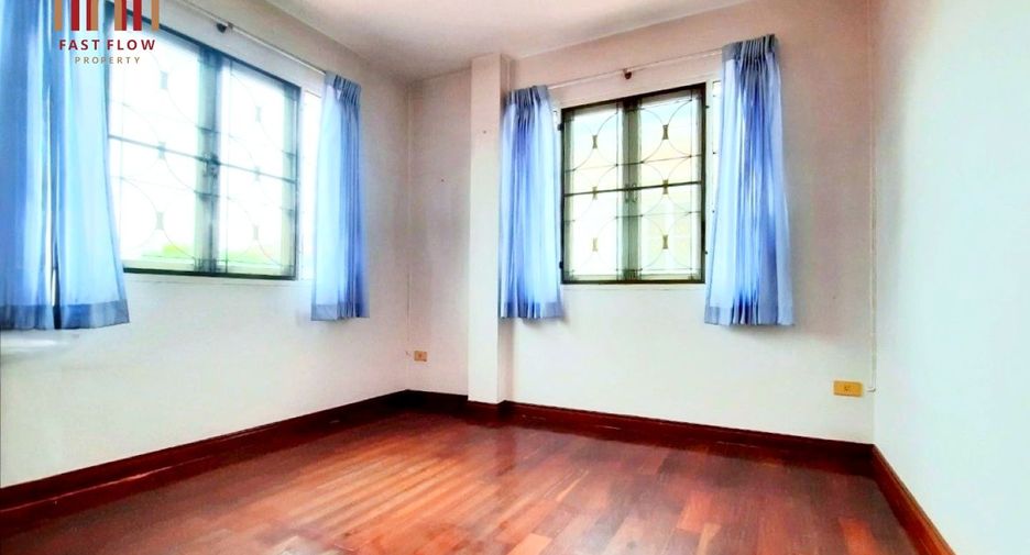 Casa en venta de 3 habitaciones en Phutthamonthon, Nakhon Pathom