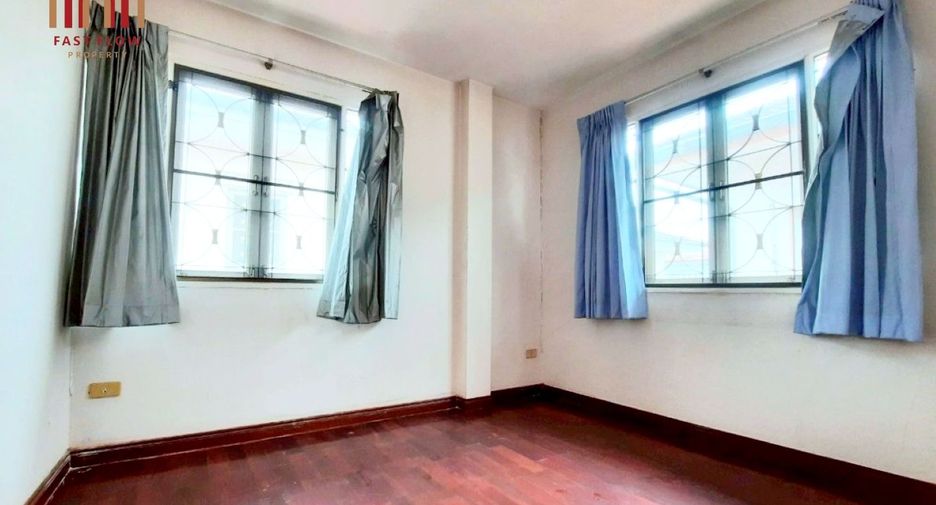 Casa en venta de 3 habitaciones en Phutthamonthon, Nakhon Pathom