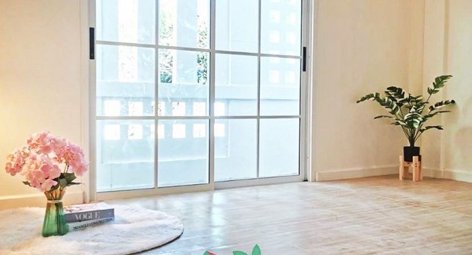 For sale 2 bedrooms townhouse in Khlong Sam Wa, Bangkok