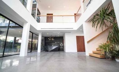 Haus zum Kauf mit 4 Zimmer in Watthana, Bangkok