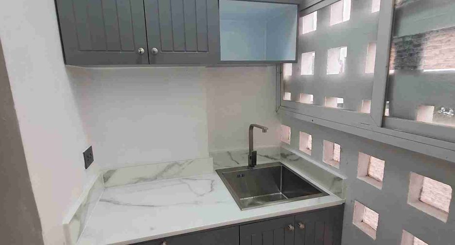 For rent and for sale 1 bed condo in Watthana, Bangkok