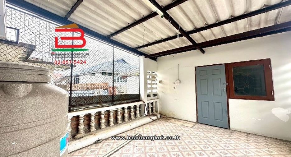 For rent 6 bedrooms retail Space in Lak Si, Bangkok