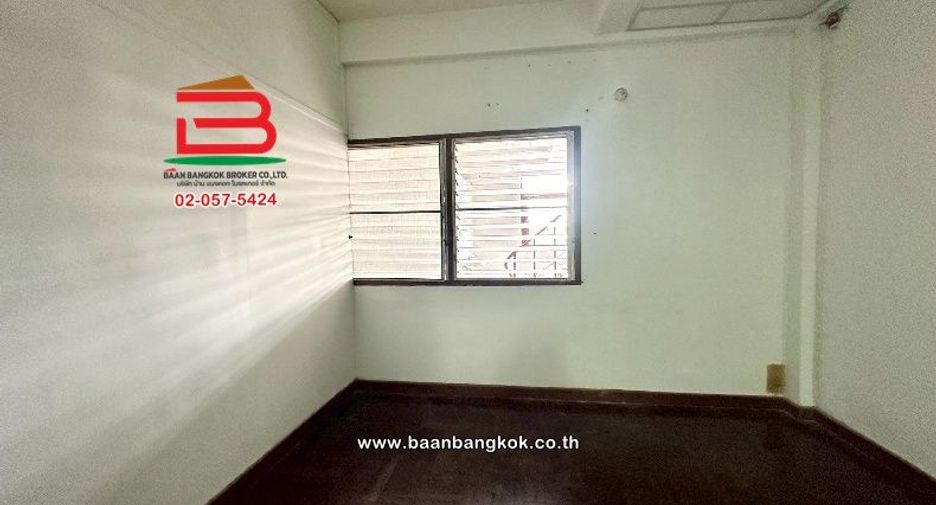 For rent 6 bedrooms retail Space in Lak Si, Bangkok