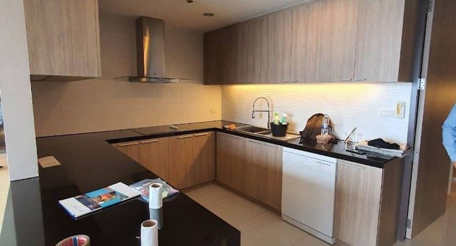 Wohnung zur Miete und zum Kauf mit 3 Zimmer in Sathon, Bangkok