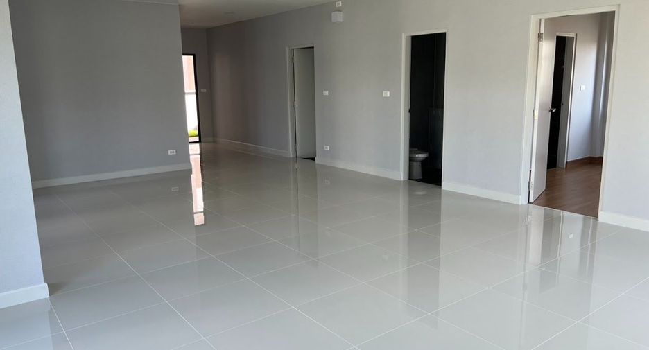 For rent and for sale 4 bedrooms house in Bang Phli, Samut Prakan