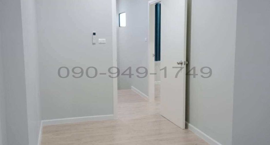 For rent 3 bedrooms townhouse in Min Buri, Bangkok