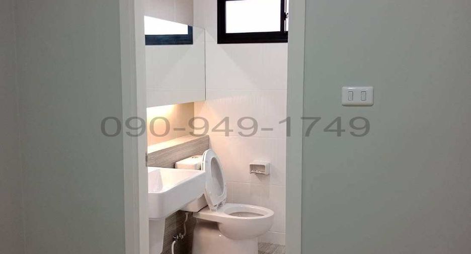 For rent 3 bedrooms townhouse in Min Buri, Bangkok