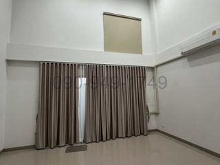 For rent 4 bedrooms townhouse in Bang Khen, Bangkok
