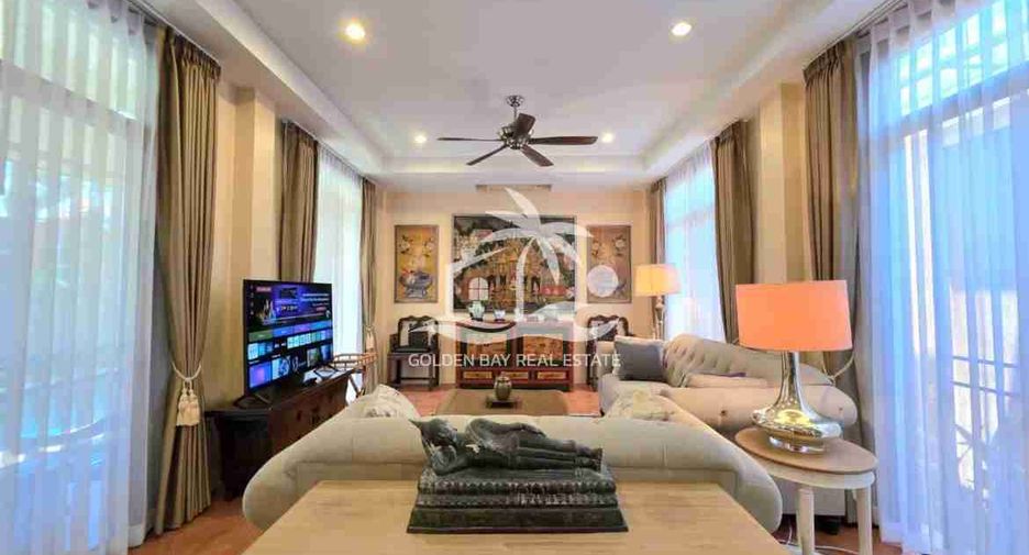 Casa en alquiler de 3 habitaciones en Bang Lamung, Chonburi