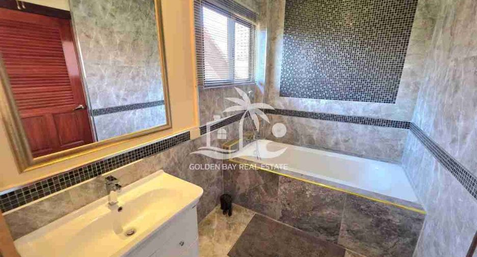 Casa en alquiler de 3 habitaciones en Bang Lamung, Chonburi