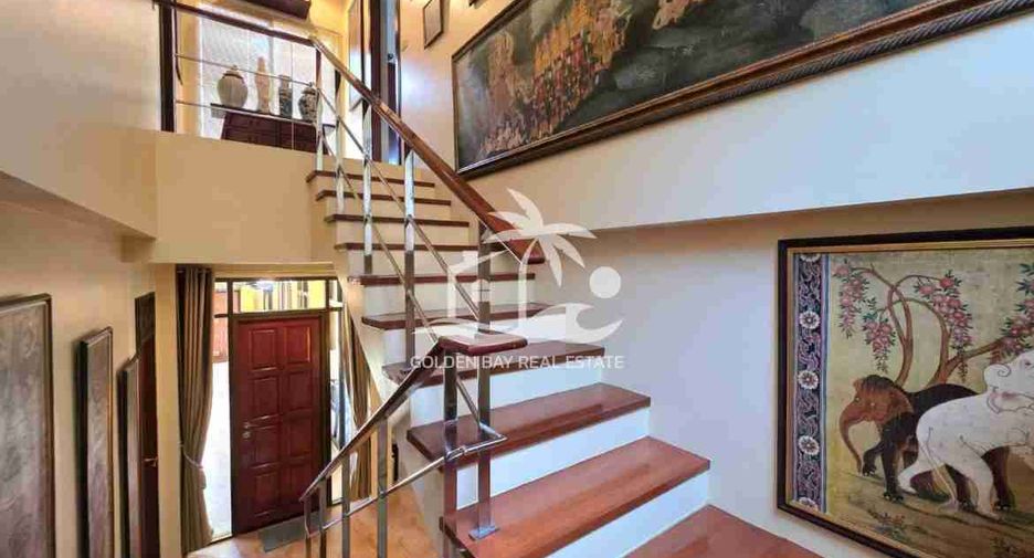 Casa en alquiler de 3 habitaciones en Bang Lamung, Chonburi