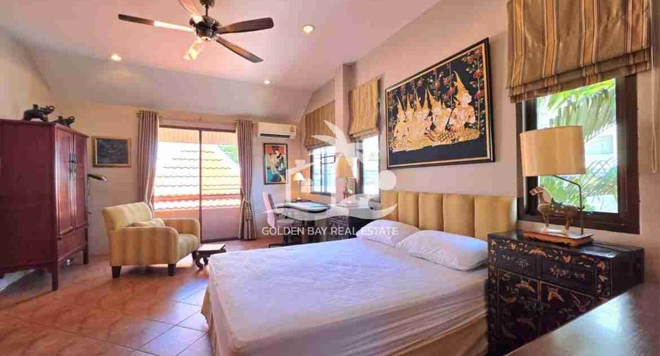 Casa en alquiler de 3 habitaciones en Bang Lamung, Chonburi