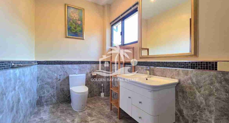 Casa en alquiler de 3 habitaciones en Bang Lamung, Chonburi