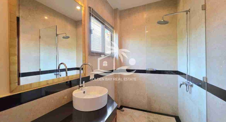 Casa en alquiler de 3 habitaciones en Bang Lamung, Chonburi