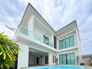 For sale 4 bedrooms villa in Bang Lamung, Chonburi
