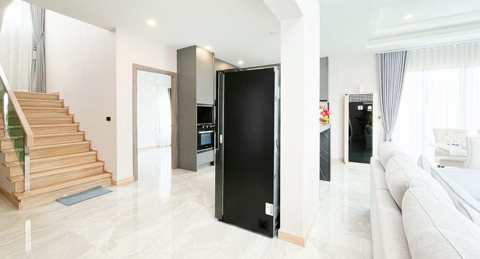 Villa zum Kauf mit 4 Zimmer in Bang Lamung, Chonburi