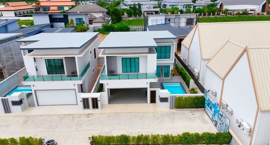 Villa zum Kauf mit 4 Zimmer in Bang Lamung, Chonburi
