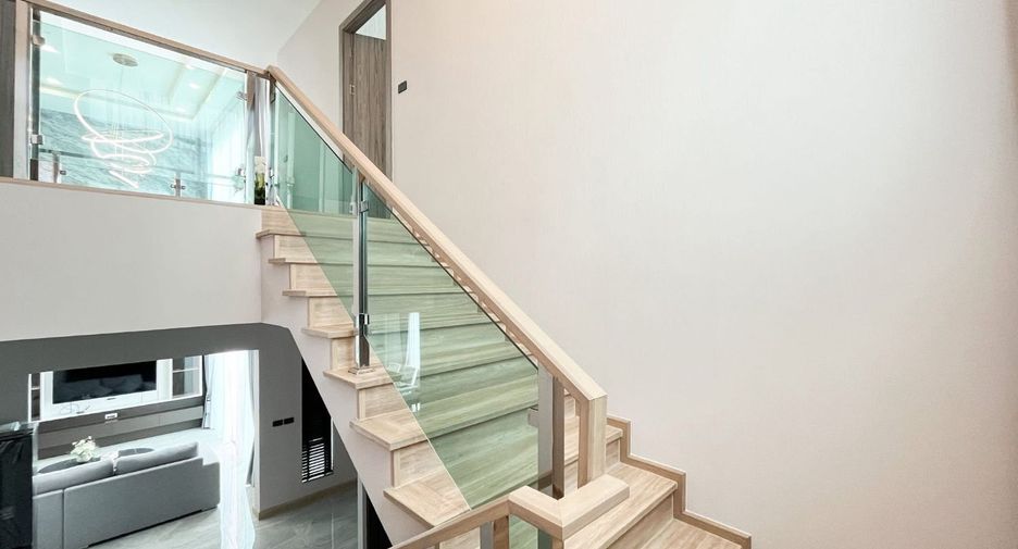 Villa zum Kauf mit 4 Zimmer in Bang Lamung, Chonburi