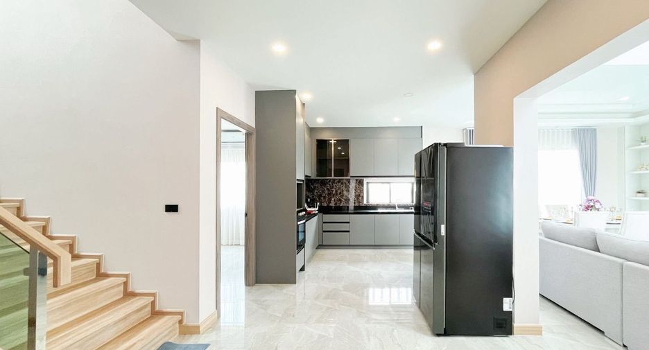 Villa zum Kauf mit 4 Zimmer in Bang Lamung, Chonburi