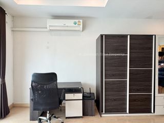 Reihenhaus zur Miete und zum Kauf mit 3 Zimmer in Si Racha, Chonburi