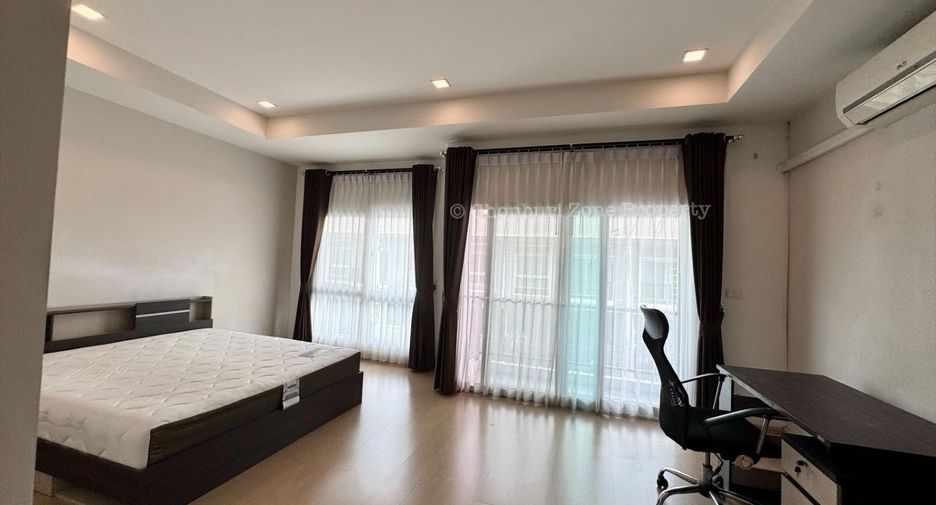 For rent and for sale 3 bedrooms townhouse in Si Racha, Chonburi