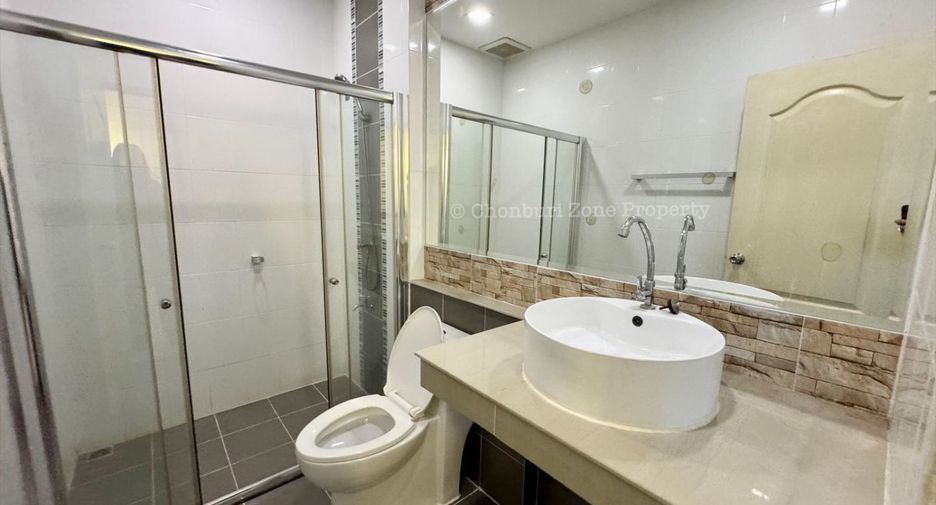 For rent and for sale 3 bedrooms townhouse in Si Racha, Chonburi