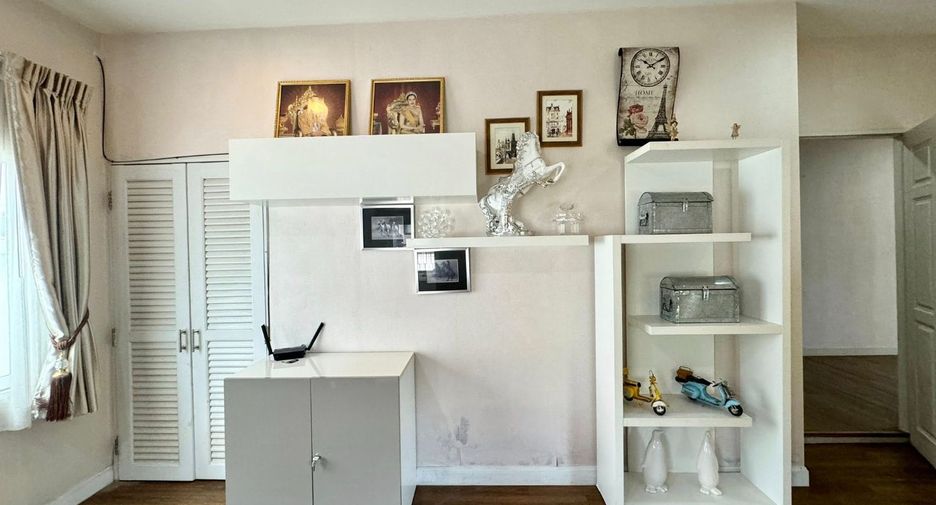 For sale 4 bedrooms house in Bang Lamung, Chonburi