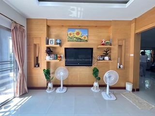 出租 3 卧室 独立屋 在 Si Racha, Chon Buri